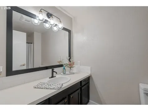 1613 N Q Street Washougal WA 98671