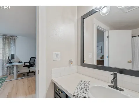 1613 N Q Street Washougal WA 98671
