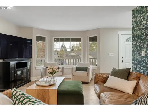1613 N Q Street Washougal WA 98671