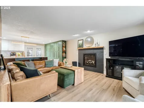 1613 N Q Street Washougal WA 98671