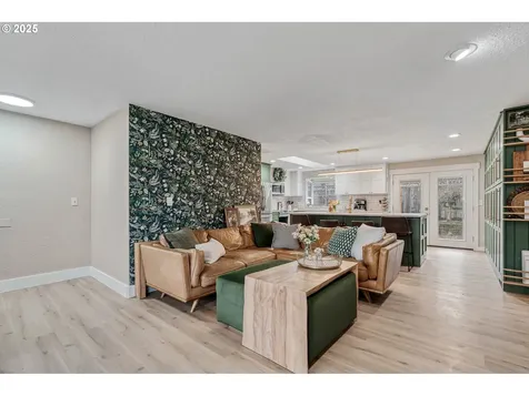 1613 N Q Street Washougal WA 98671