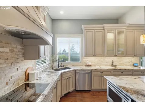 5237 NW Fernridge Drive Camas WA 98607