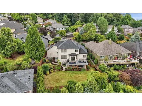 5237 NW Fernridge Drive Camas WA 98607