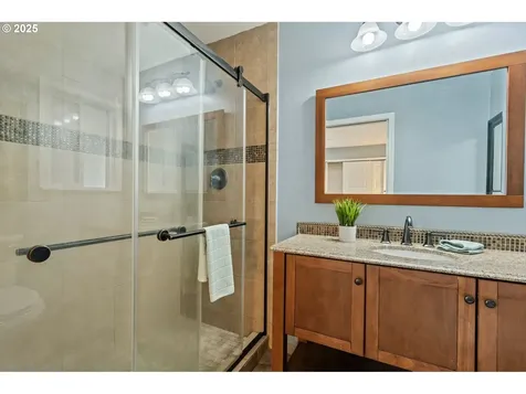 4935 NW Kahneeta Court Portland OR 97229
