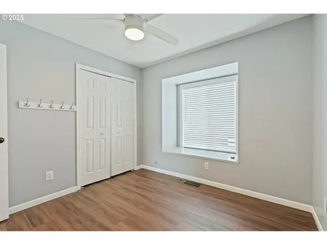 4935 NW Kahneeta Court Portland OR 97229