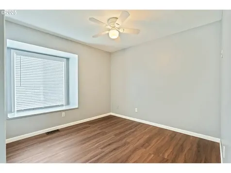 4935 NW Kahneeta Court Portland OR 97229