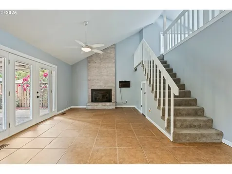 4935 NW Kahneeta Court Portland OR 97229