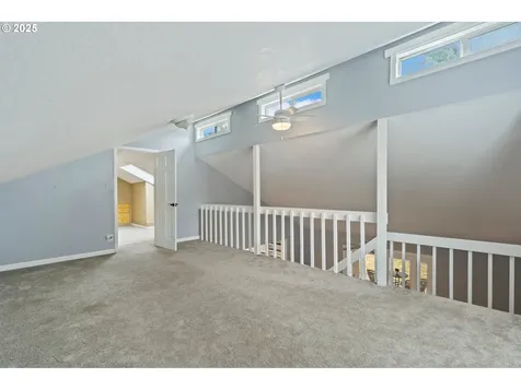 4935 NW Kahneeta Court Portland OR 97229