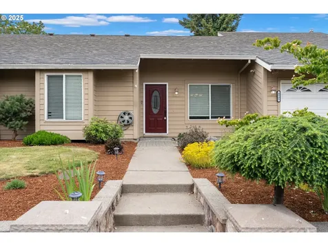 4935 NW Kahneeta Court Portland OR 97229