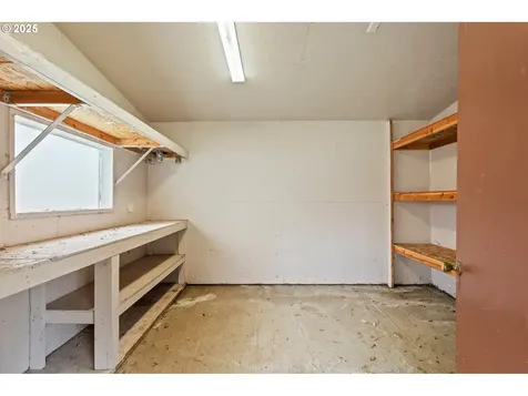 4935 NW Kahneeta Court Portland OR 97229