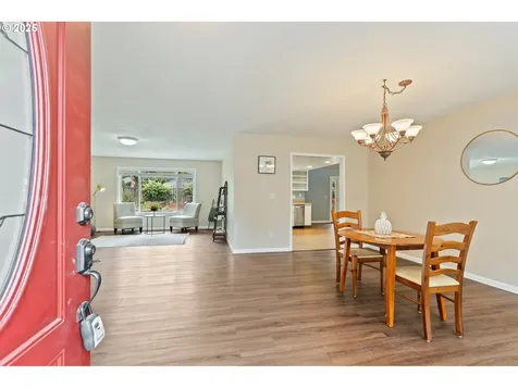 4935 NW Kahneeta Court Portland OR 97229