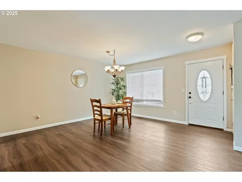 4935 NW Kahneeta Court Portland OR 97229