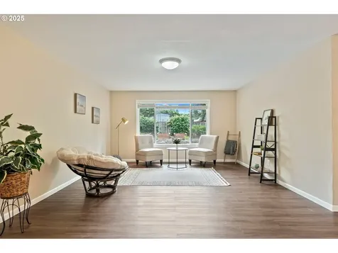 4935 NW Kahneeta Court Portland OR 97229