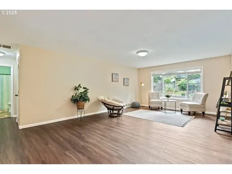 4935 NW Kahneeta Court Portland OR 97229
