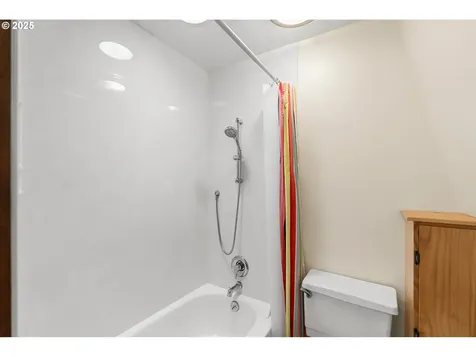 3960 Hilyard Street Eugene OR 97405