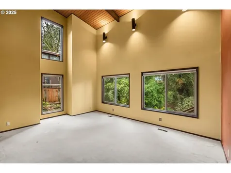3960 Hilyard Street Eugene OR 97405