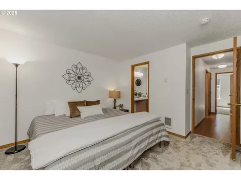 13216 NE Salmon Creek Avenue Vancouver WA 98686