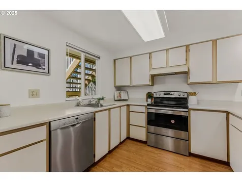 13216 NE Salmon Creek Avenue Vancouver WA 98686