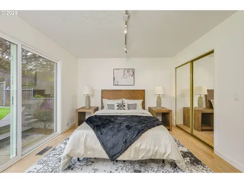 6425 SW 33rd Place Portland OR 97239