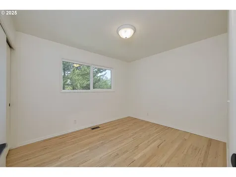 6425 SW 33rd Place Portland OR 97239
