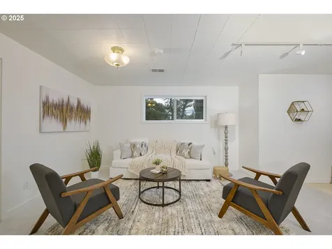 6425 SW 33rd Place Portland OR 97239