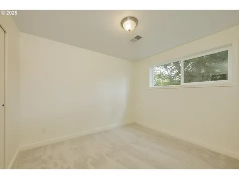 6425 SW 33rd Place Portland OR 97239