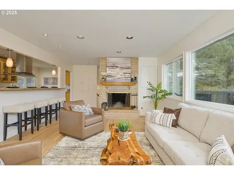 6425 SW 33rd Place Portland OR 97239