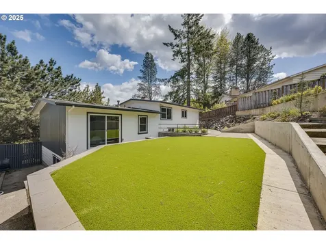 6425 SW 33rd Place Portland OR 97239