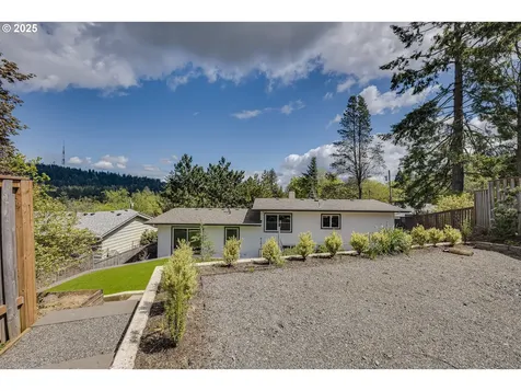 6425 SW 33rd Place Portland OR 97239
