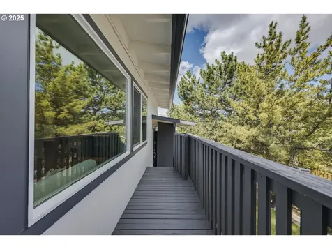 6425 SW 33rd Place Portland OR 97239