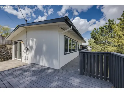 6425 SW 33rd Place Portland OR 97239