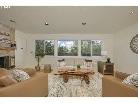 6425 SW 33rd Place Portland OR 97239