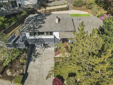 6425 SW 33rd Place Portland OR 97239