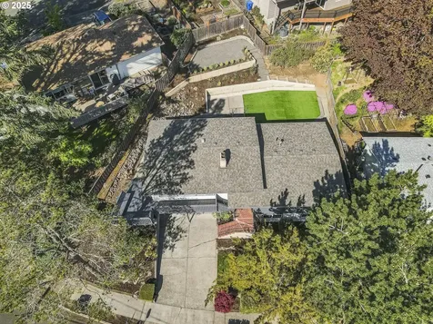 6425 SW 33rd Place Portland OR 97239