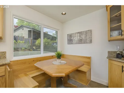 6425 SW 33rd Place Portland OR 97239