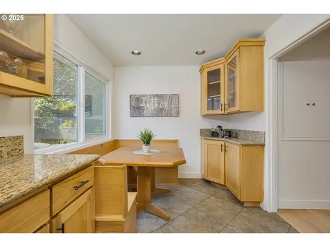 6425 SW 33rd Place Portland OR 97239