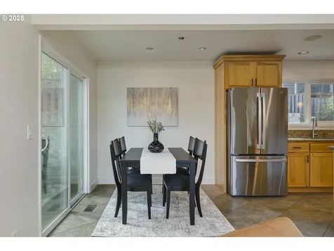6425 SW 33rd Place Portland OR 97239