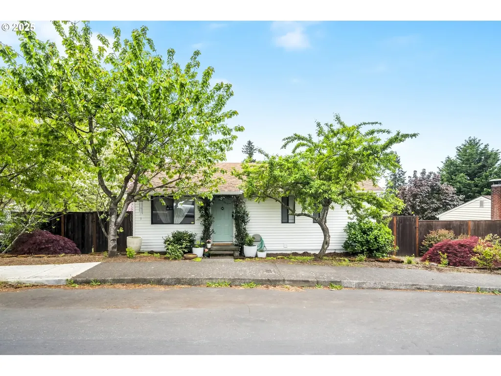 8668 SE Liebe Street Portland OR 97266