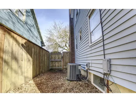 2144 N Webster Street Portland OR 97217
