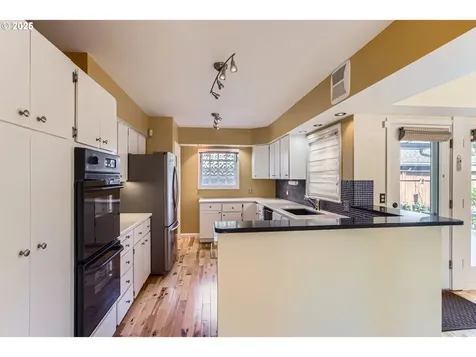 6302 N Boston Avenue Portland OR 97217