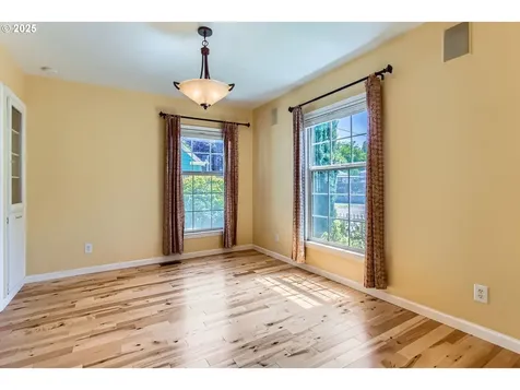 6302 N Boston Avenue Portland OR 97217