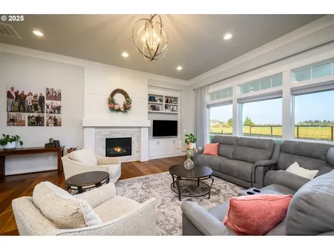 2050 SW Fox Swale Lane Mcminnville OR 97128