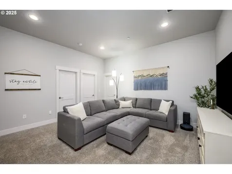 2050 SW Fox Swale Lane Mcminnville OR 97128
