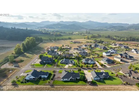 2050 SW Fox Swale Lane Mcminnville OR 97128