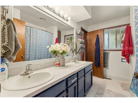 3290 I Street Washougal WA 98671