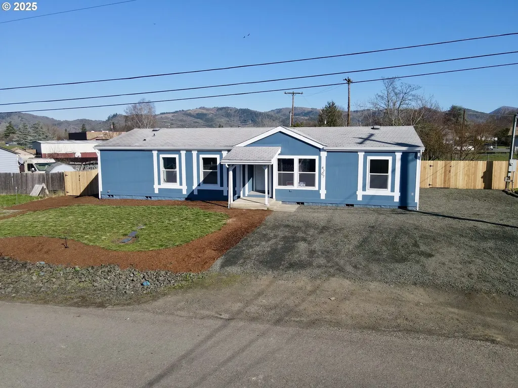 4207 Hanna Street Roseburg OR 97471