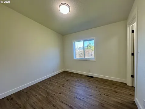 4207 Hanna Street Roseburg OR 97471