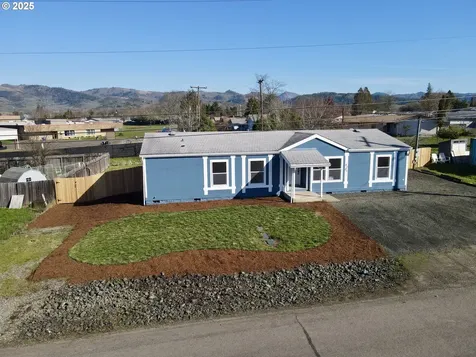 4207 Hanna Street Roseburg OR 97471