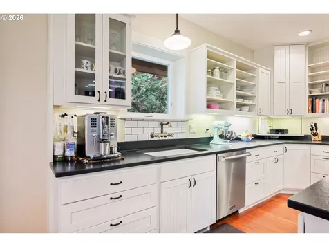 180 Trinity Drive Castle Rock WA 98611