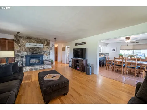 624 Bender Street Myrtle Point OR 97458